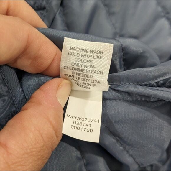 J.Jill Blue Floral Paisley Quilted Puffer Vest Button Front Pockets Fall Comfy M - Picture 11 of 11